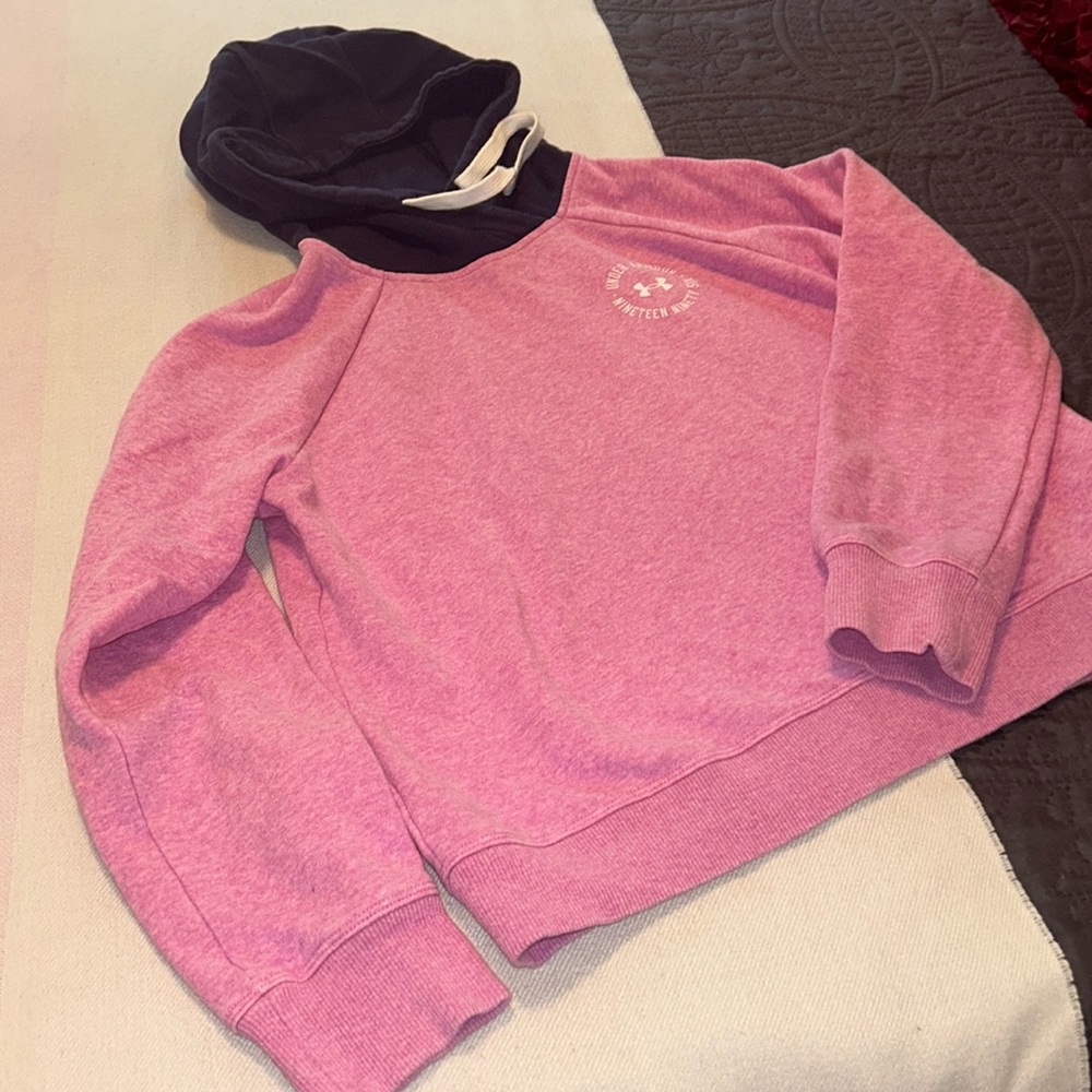 Under Armour sweatshirt